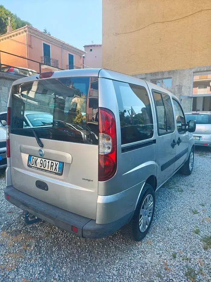 Usata Fiat Doblò Family 75 CV (55 kW) 2007 Grigio Monovolume