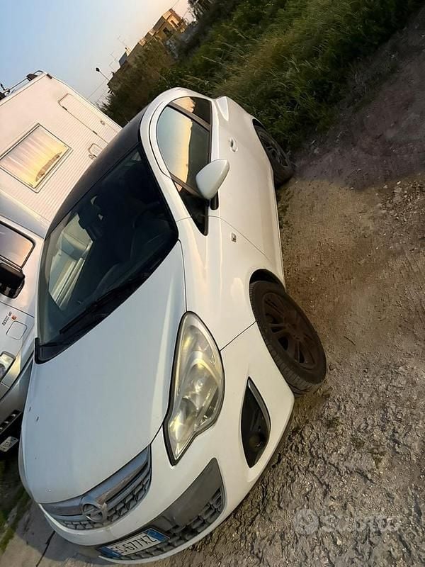 Usata Opel Corsa 2011 Bianco Utilitaria