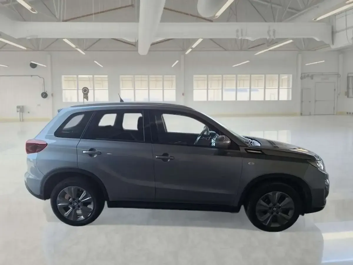 Usata Suzuki Vitara Cool 129 CV (94 kW) 2023 Grigio SUV
