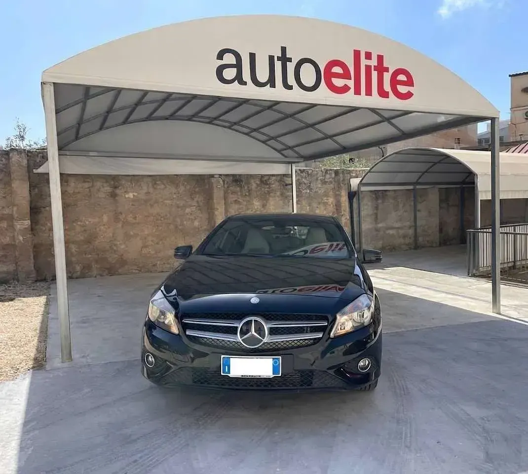 Usata Mercedes A180 109 CV (80 kW) 2015 Nero Utilitaria