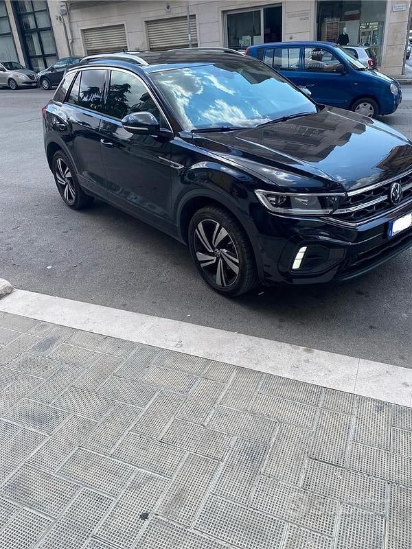 Usata VW T-Roc R-line 110 CV (80 kW) 2023 Nero SUV