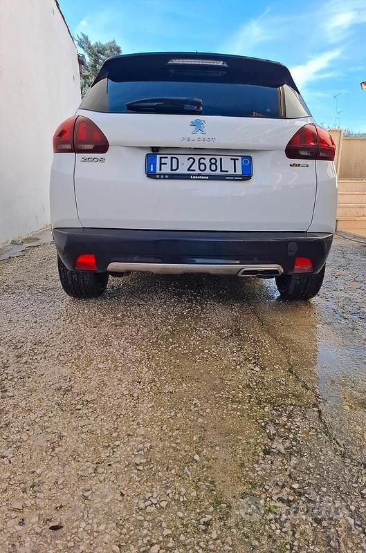 Usata Peugeot 2008 GT-line 120 CV (88 kW) 2016 Bianco SUV