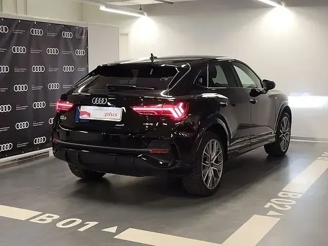 Usata Audi Q3 Sportback Comfort 245 CV (180 kW) 2025 Nero mythos metallizzato SUV