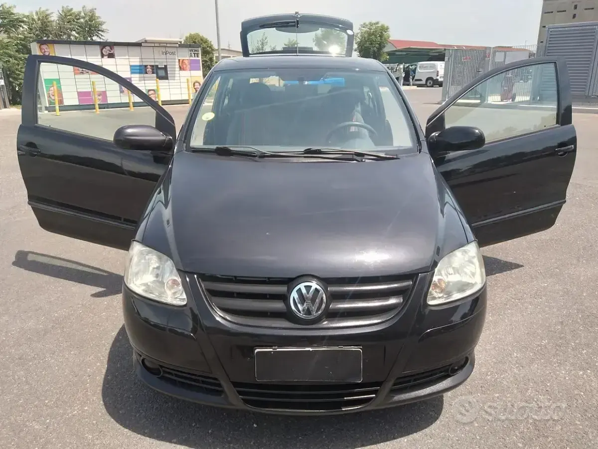 Usata VW Fox 54 CV (39 kW) 2008 Nero Utilitaria
