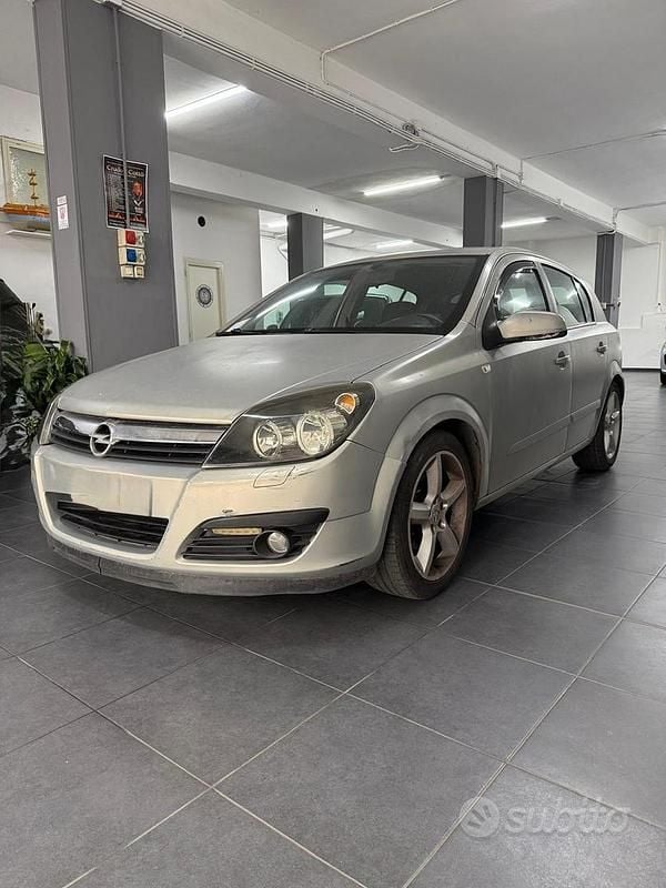 Occasion Opel Astra 2007 Gris Berline