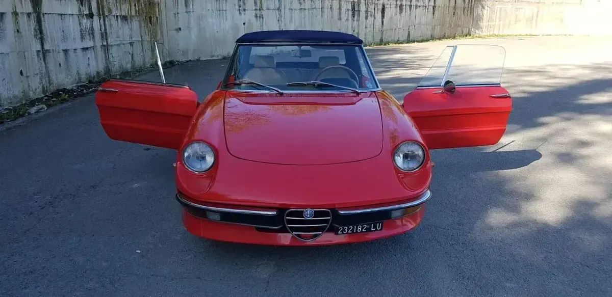 Usata Alfa Romeo GT Junior 104 CV (76 kW) 1975 Rosso Cabrio