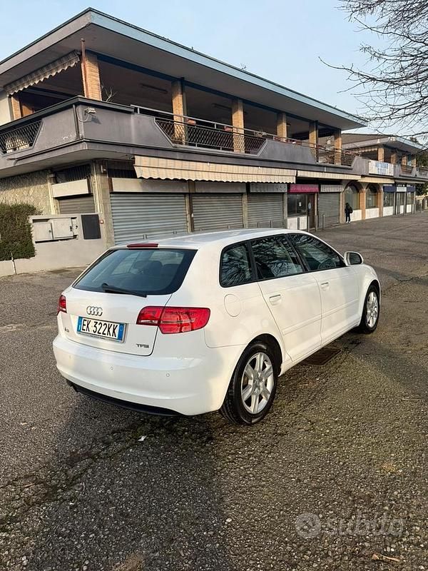 Usata Audi A3 Ambition 105 CV (77 kW) 2011 Bianco Utilitaria