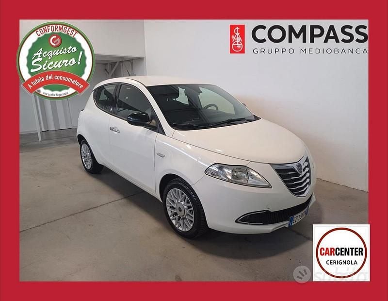Bianco Usata 2015 Lancia Ypsilon Gold Due volumi | 5490 € (Buon prezzo) - Immagine 1/4