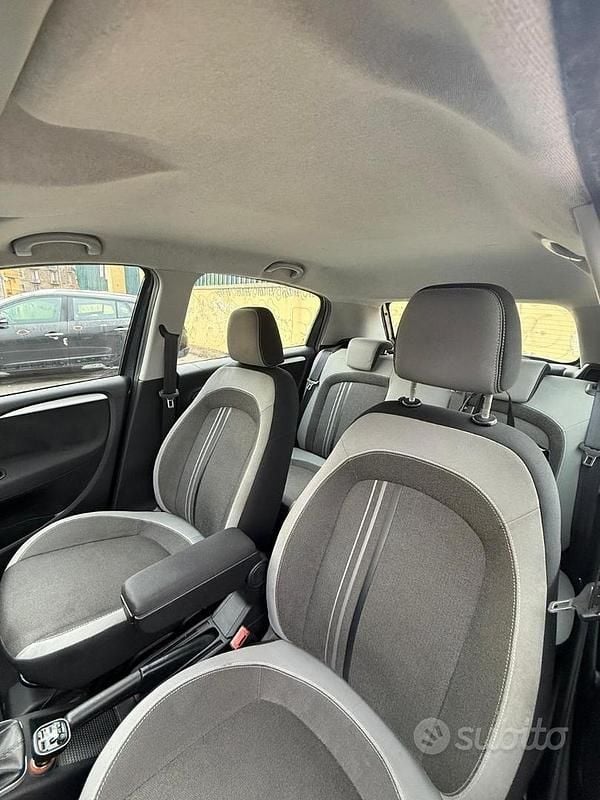 Usata Fiat Punto Easy 69 CV (50 kW) 2012 Grigio Utilitaria