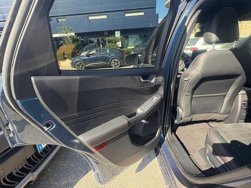 Usata Ford Kuga ST-Line X 190 CV (139 kW) 2022 Grigio SUV