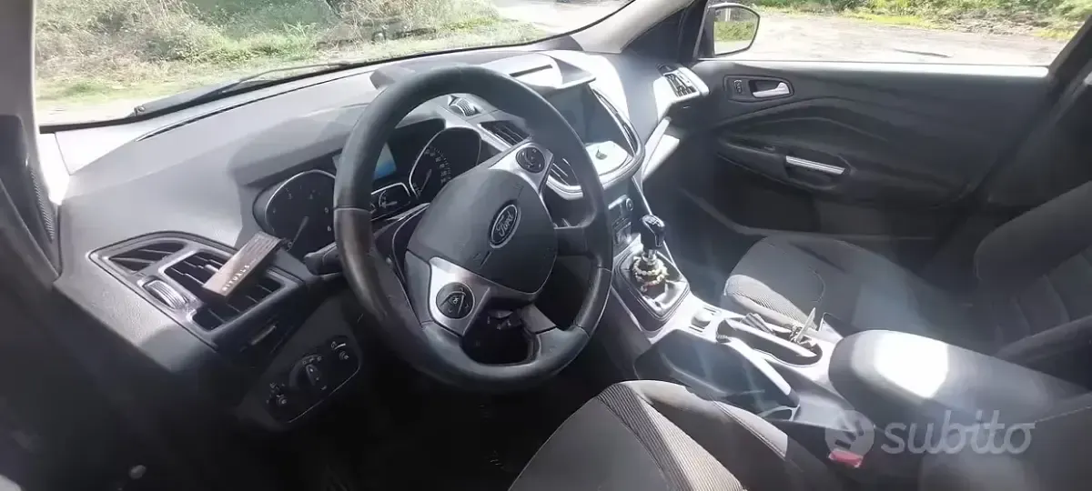 Begagnad Ford Kuga Titanium 120 HK (88 kW) 2016 Grå SUV