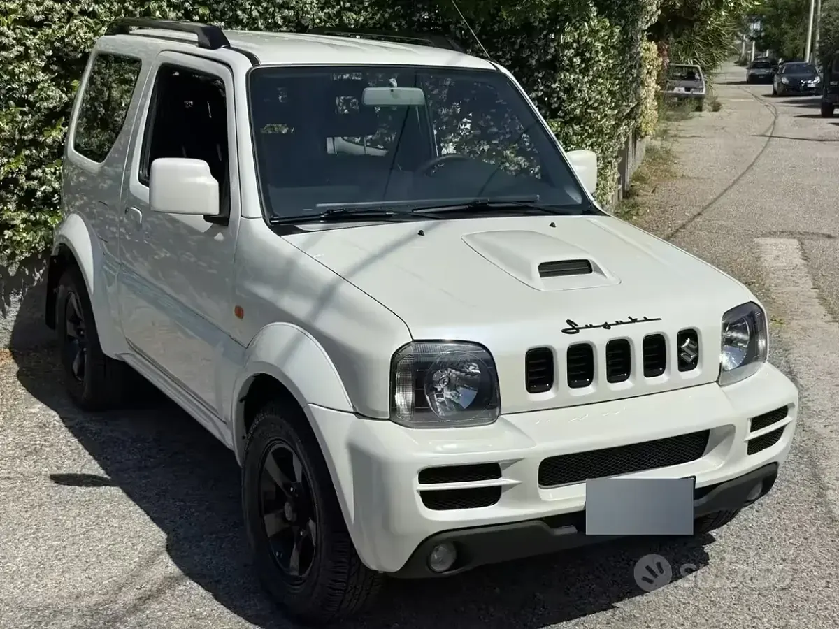 Usata Suzuki Jimny 86 CV (63 kW) 2009 Bianco SUV