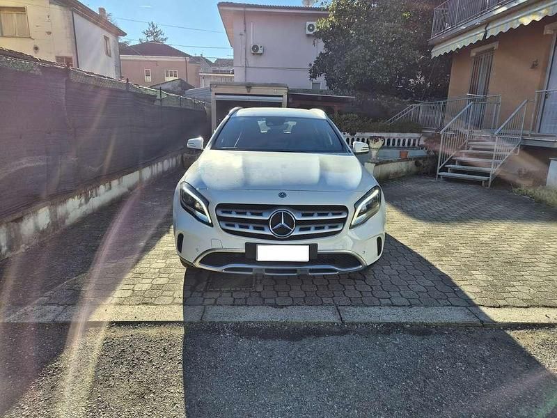 Bianco Usata 2019 Mercedes GLA200 SUV | 19.100 € (Ottimo prezzo) - Immagine 1/4
