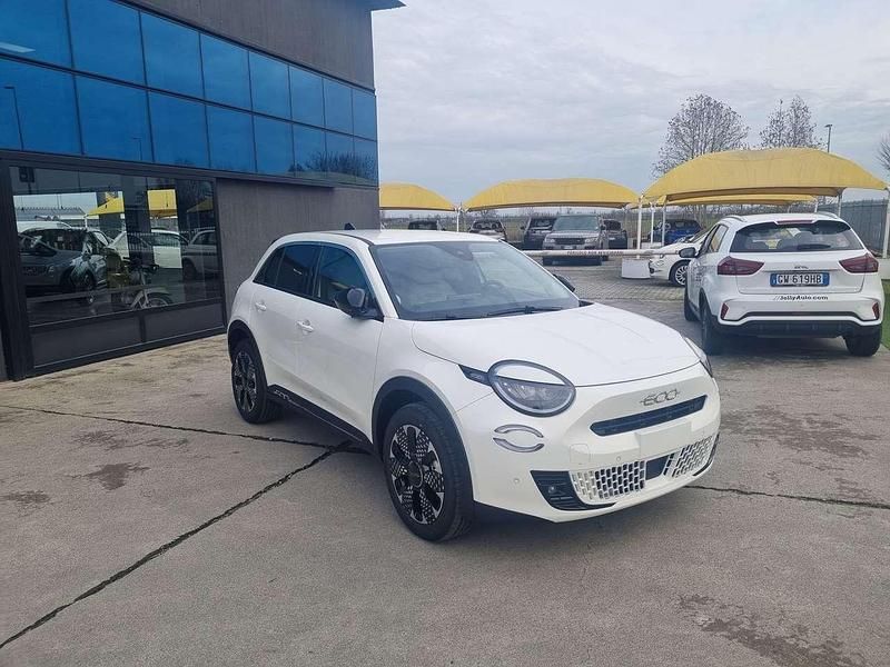 Usata Fiat 600 La Prima 110 CV (80 kW) 2024 Bianco SUV