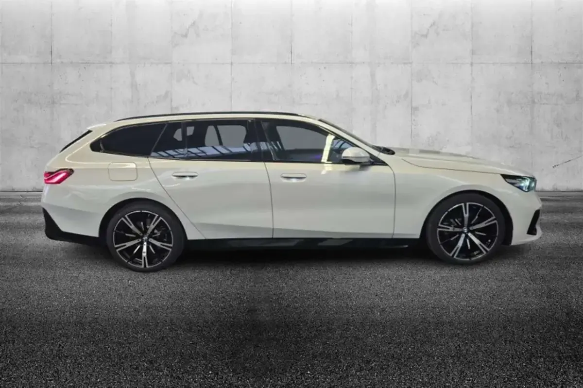 Usata BMW 520 M Sport 197 CV (144 kW) 2025 Bianco Station wagon