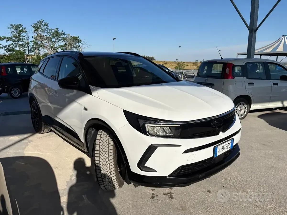 Usata Opel Vectra GTS Ultimate 131 CV (96 kW) 2022 Bianco Station wagon