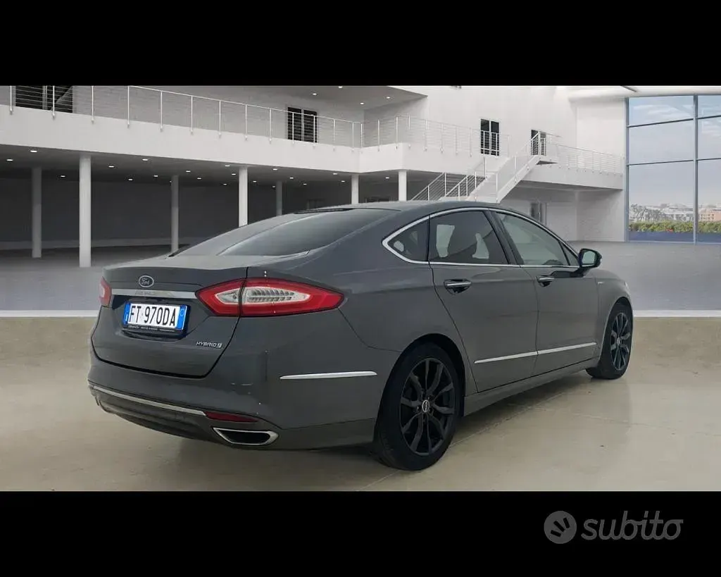 Usata Ford Mondeo Vignale 140 CV (102 kW) 2018 Grigio metallizzato Berlina