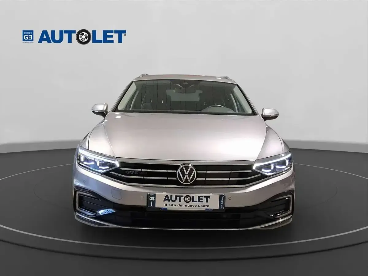 Usata VW Passat GTE 156 CV (114 kW) 2020 Grigio Station wagon