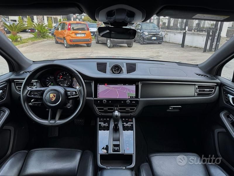 Usata Porsche Macan Turbo 265 CV (194 kW) 2022 Grigio SUV