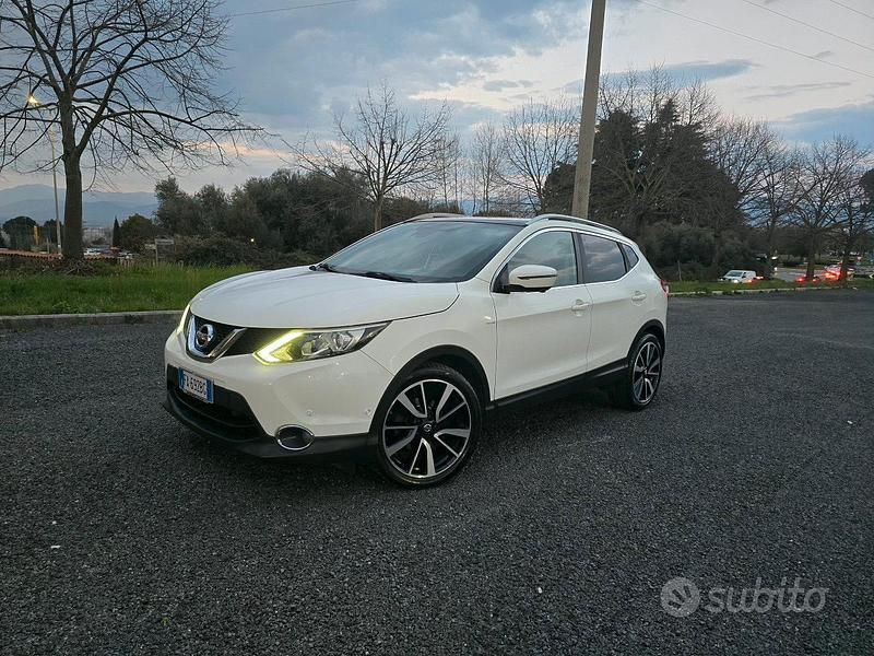 Usata Nissan Qashqai Tekna 110 CV (80 kW) 2016 Bianco SUV