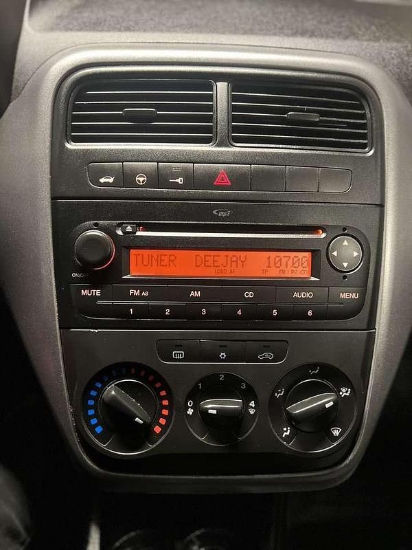 Usata Fiat Grande Punto 69 CV (50 kW) 2012 Other Utilitaria