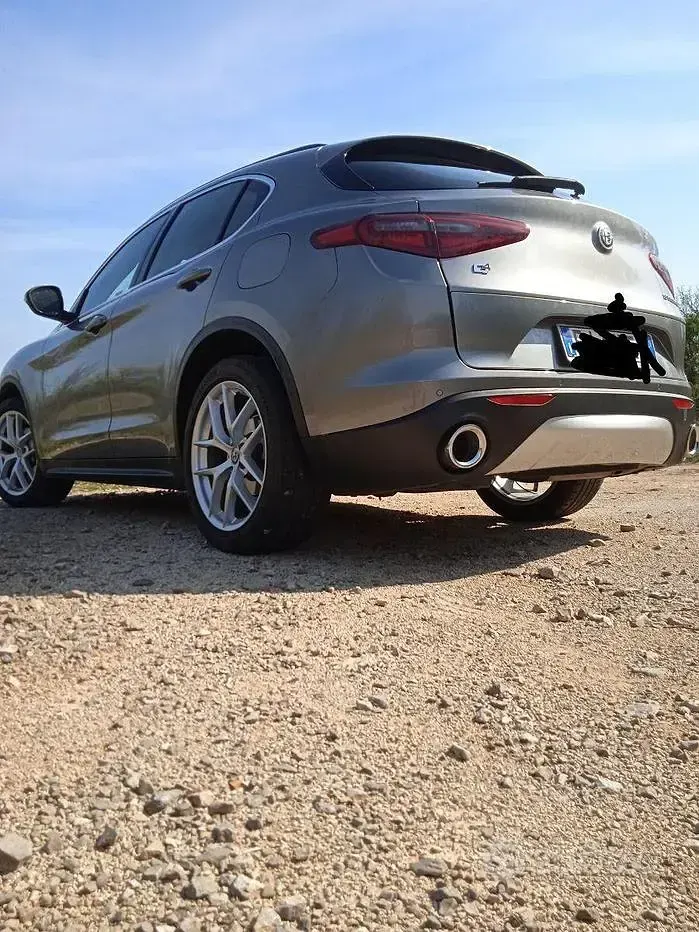 Usata Alfa Romeo Stelvio 210 CV (154 kW) 2017 Grigio SUV