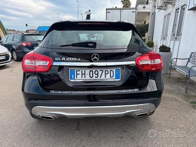 Usata Mercedes GLA200 Premium 136 CV (100 kW) 2017 Nero SUV