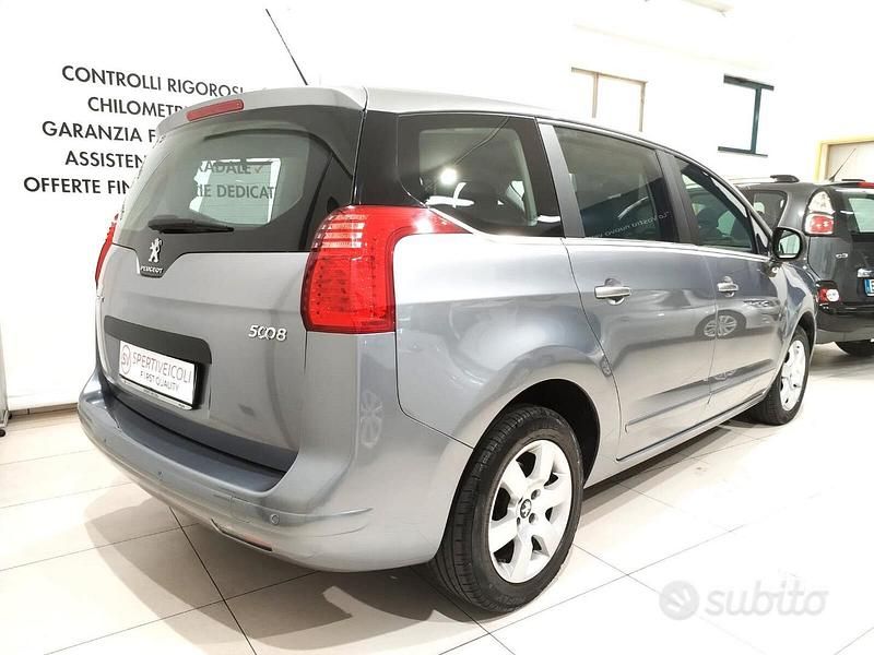 Usata Peugeot 5008 Active 115 CV (84 kW) 2014 Grigio Monovolume