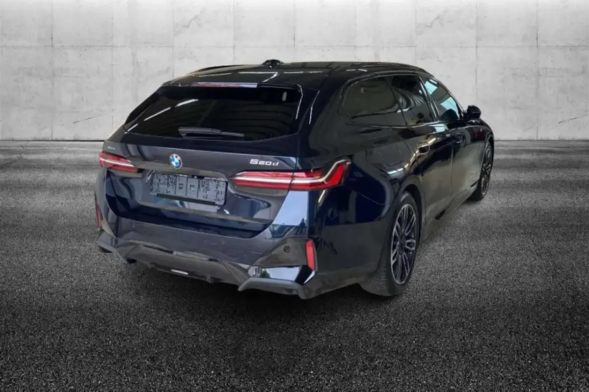 Usata BMW 520 M Sport 197 CV (144 kW) 2025 Nero Station wagon