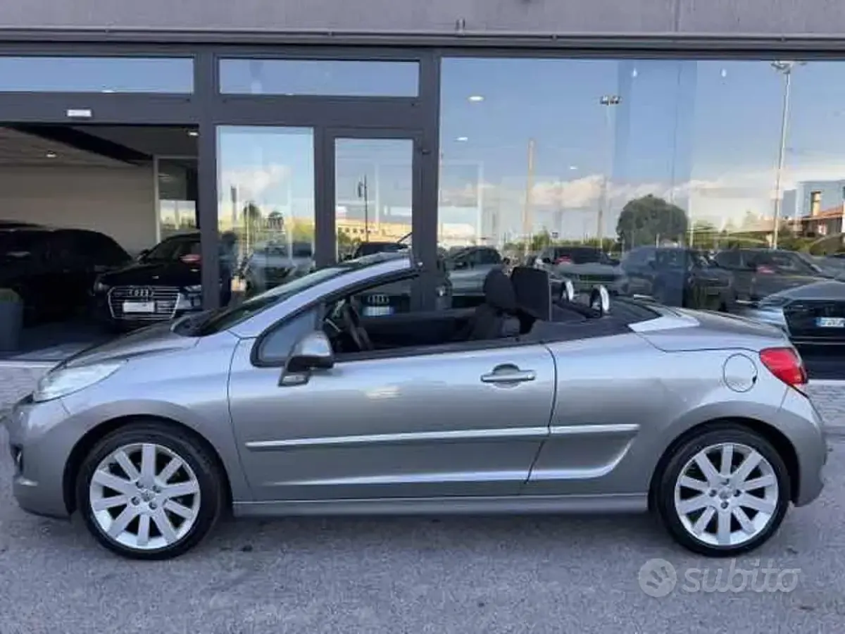 Usata Peugeot 207 CC 156 CV (114 kW) 2010 Grigio scuro Cabrio