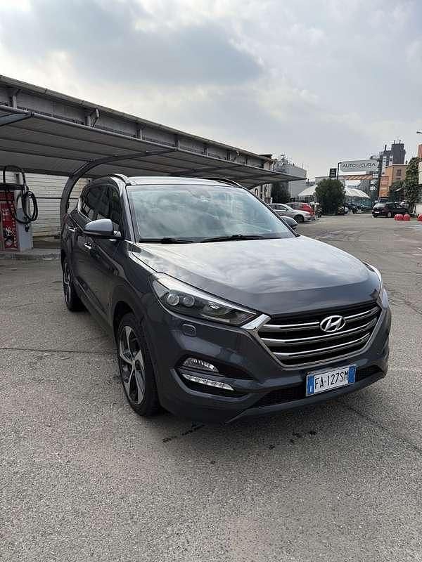 Usata Hyundai Tucson Xpossible 136 CV (100 kW) 2015 Grigio SUV