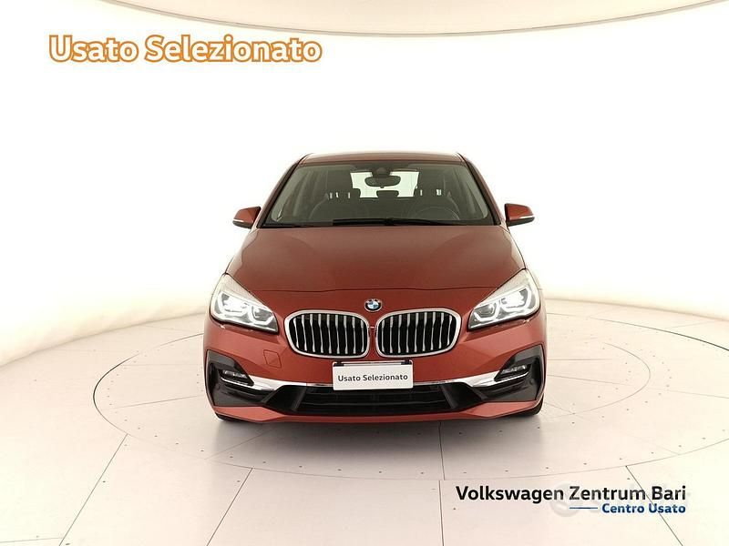 Usata BMW 218 Active Tourer Luxury Line 150 CV (110 kW) 2020 Arancione Monovolume