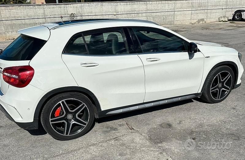 Usata Mercedes GLA200 136 CV (100 kW) 2016 Bianco SUV