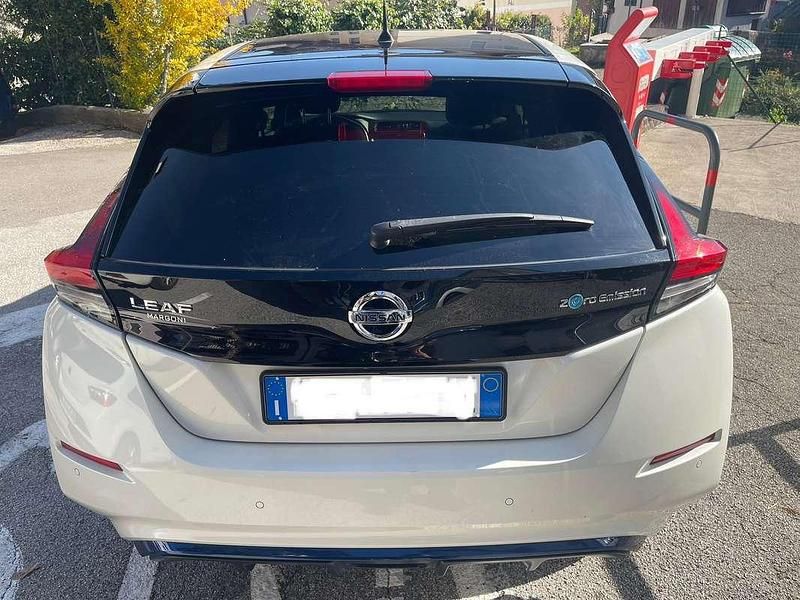 Usata Nissan Leaf Tekna 89 kW (122 CV) 2018 Utilitaria
