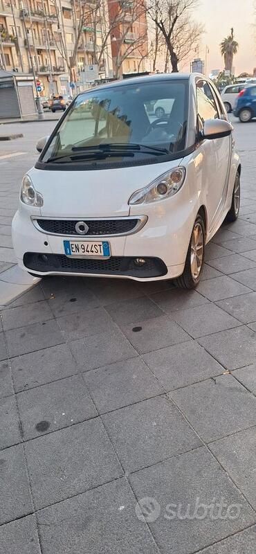 Usata 2012 Smart ForTwo Coupé Due volumi | 6900 € (Cara) - Immagine 1/4