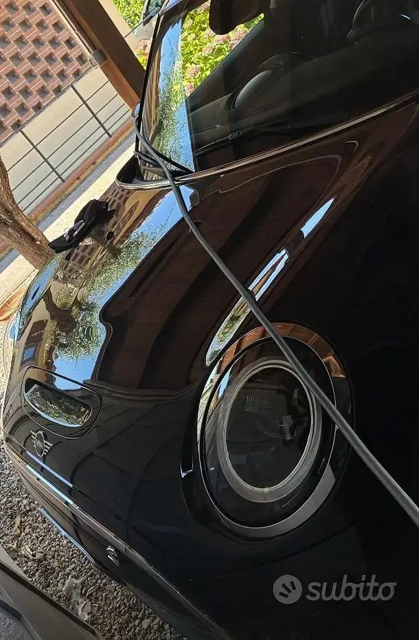 Usata Mini Cooper SE 75 kW (102 CV) 2022 Nero Utilitaria