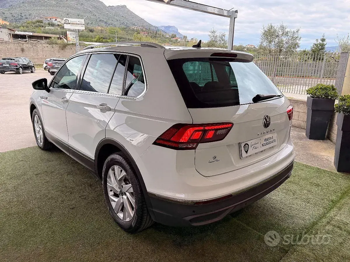 Usata VW Tiguan Life 150 CV (110 kW) 2021 Bianco SUV
