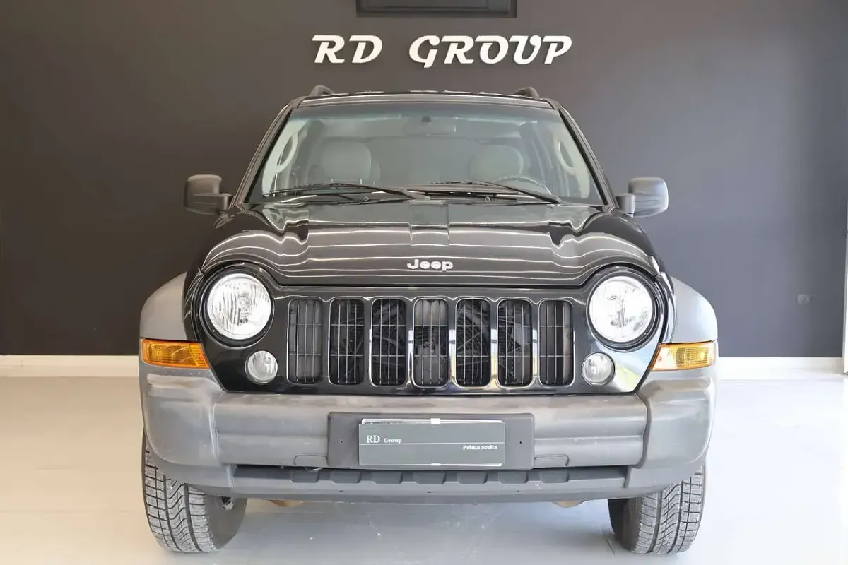 Usata Jeep Cherokee Sport 163 CV (119 kW) 2006 Other SUV