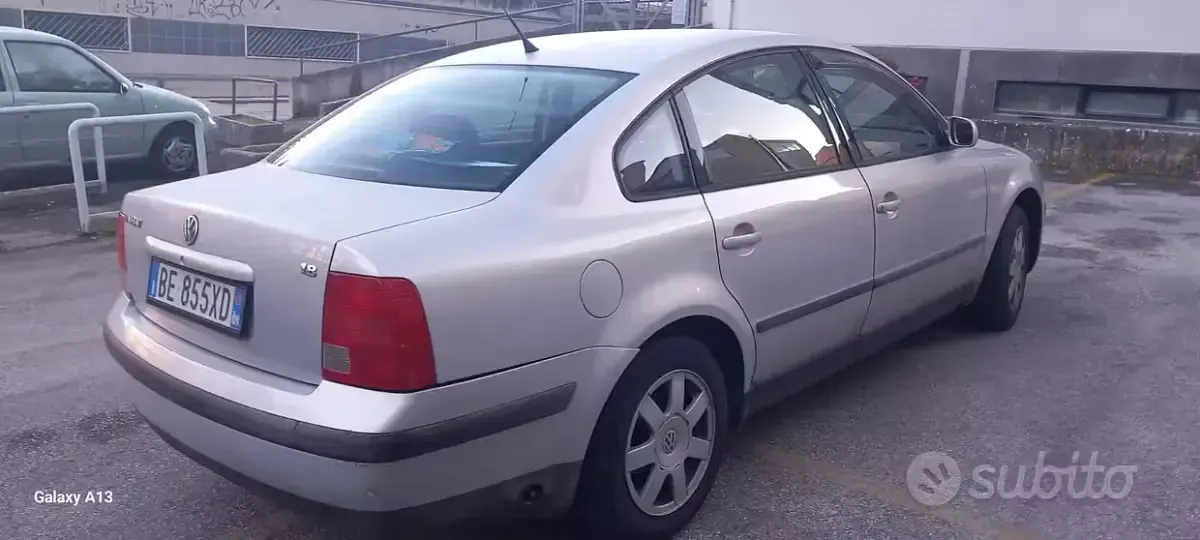 Usata VW Passat 125 CV (91 kW) 1999 Grigio Berlina