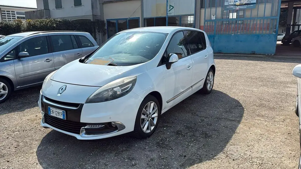 Usata Renault Scénic III XMOD 110 CV (80 kW) 2013 Bianco Monovolume