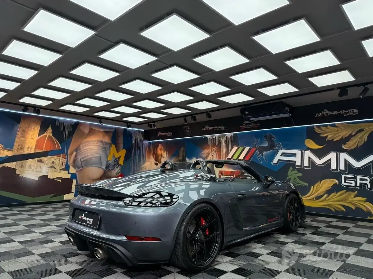 Usata Porsche 718 Spyder 500 CV (367 kW) 2024 Grigio Cabrio