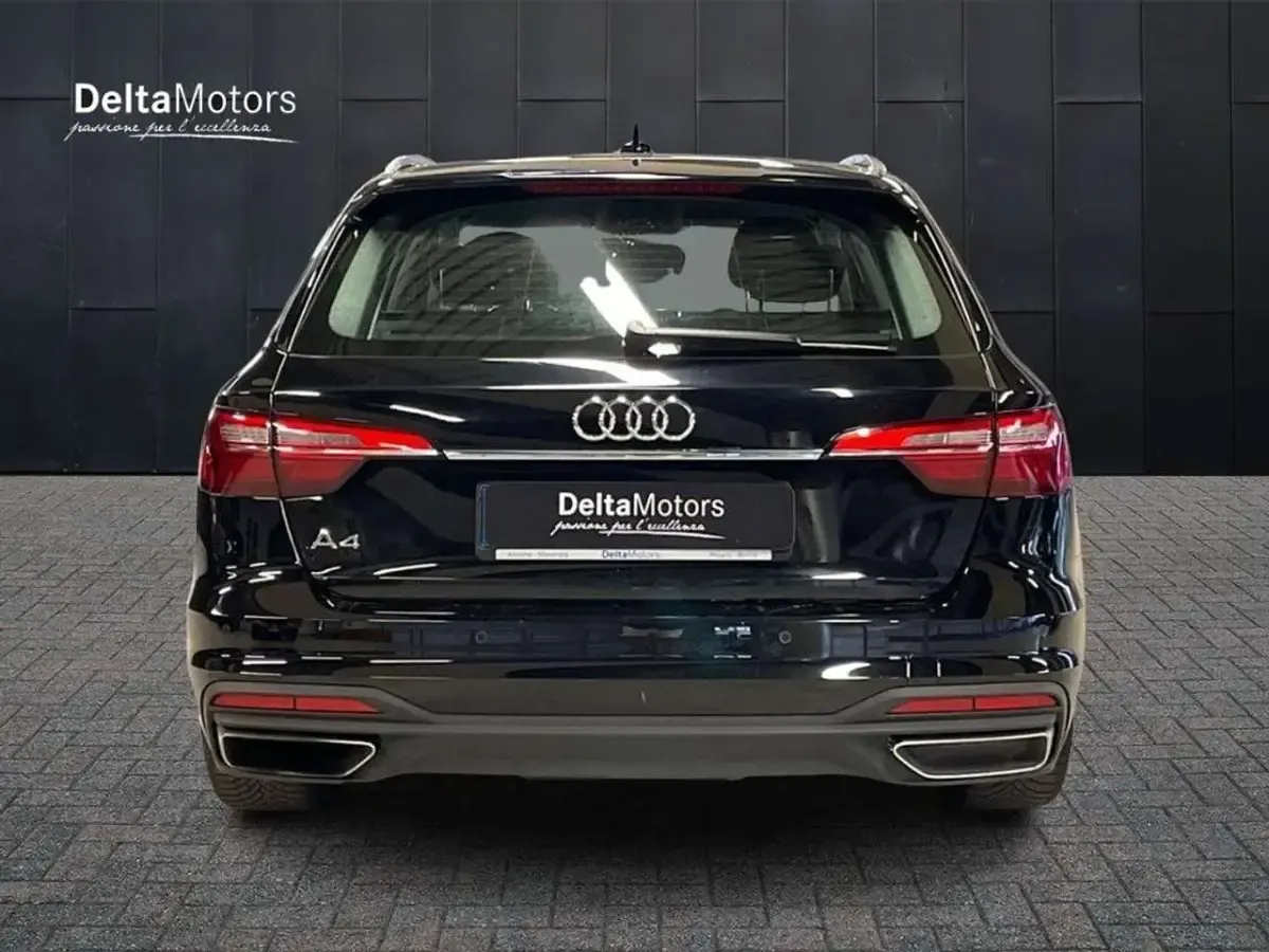Usata Audi A4 Business 163 CV (119 kW) 2024 Nero metallizzato Station wagon