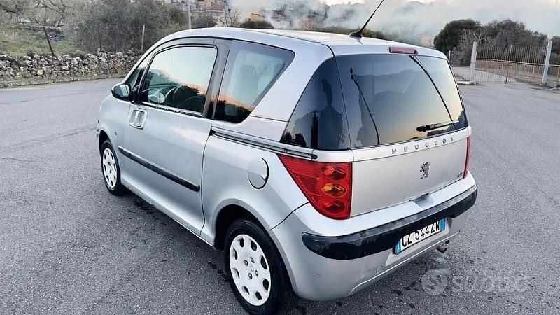 Usata Peugeot 1007 70 CV (51 kW) 2006 Grigio Monovolume