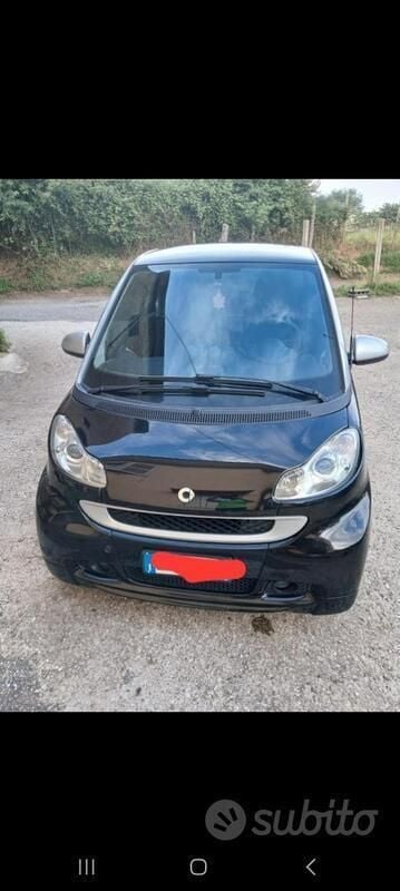 Usata 2011 Smart ForTwo Coupé Utilitaria | 4000 € (Buon prezzo) - Immagine 1/4