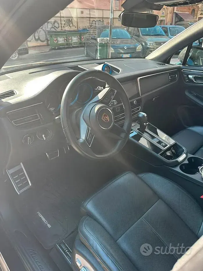Usata Porsche Macan T 265 CV (194 kW) 2023 Bluazzurro SUV
