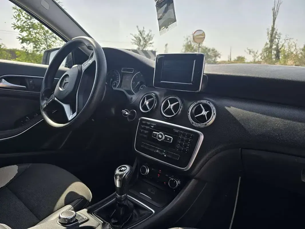 Usata Mercedes A180 109 CV (80 kW) 2013 Grigio Utilitaria
