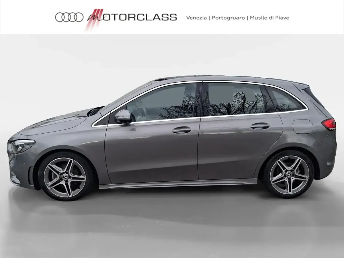 Usata Mercedes 200 Premium 149 CV (109 kW) 2019 Grigio Monovolume