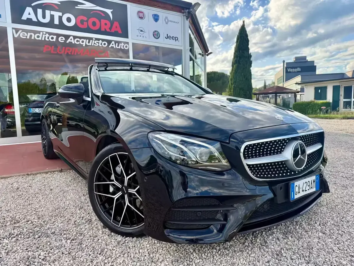 Usata Mercedes E220 Premium Plus 194 CV (142 kW) 2020 Nero Cabrio
