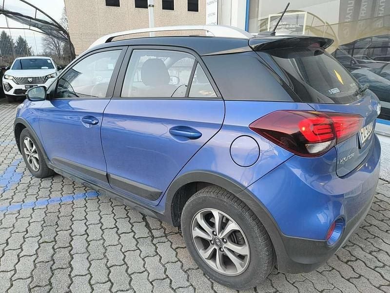 Usata Hyundai i20 101 CV (74 kW) 2020 Blu/azzurro Utilitaria