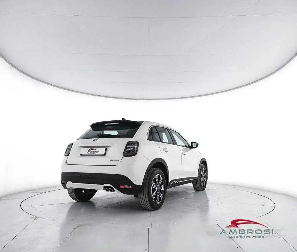 Usata Fiat 600 145 CV (106 kW) 2025 Bianco SUV